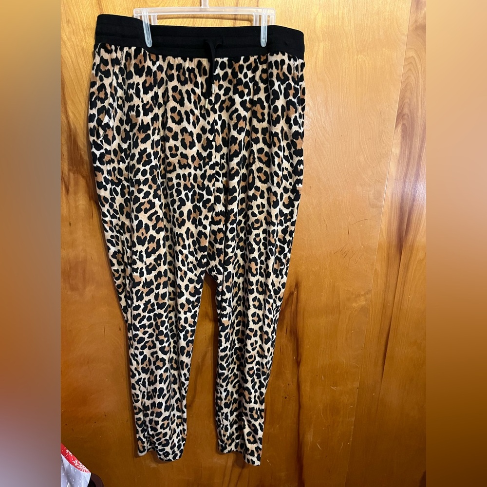 Leopard outfit - Picture 3 of 6
